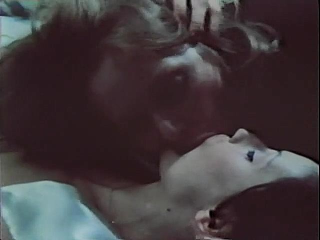 赤身的陌生人/Naked Came the Stranger 赤身的陌生人/Naked Came the Stranger