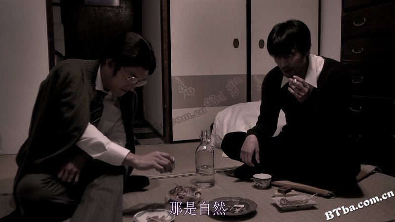 屋顶的散步者/The Crawler in the Attic