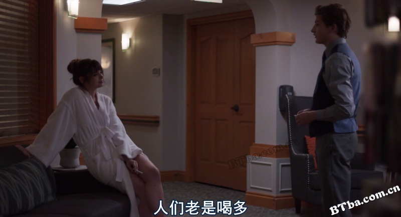 夜班服务员/夜间接待员/The Night Clerk