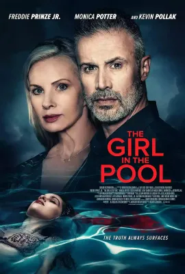 泳池里的女人/The Girl in the Pool