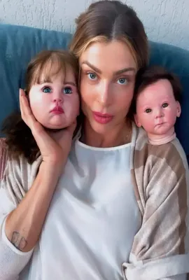 疑家/Uma Família Feliz